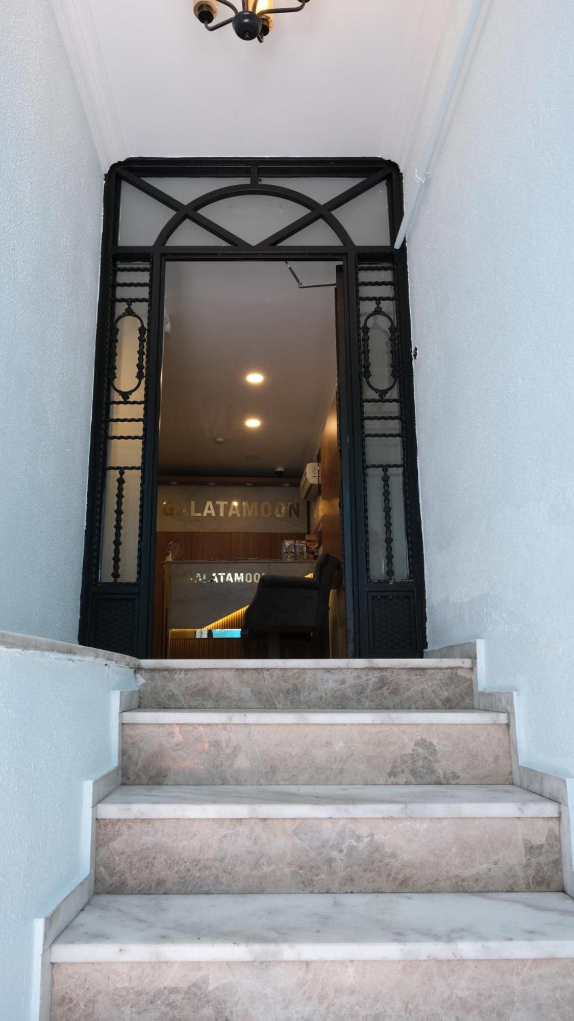 Готель Galata Moon