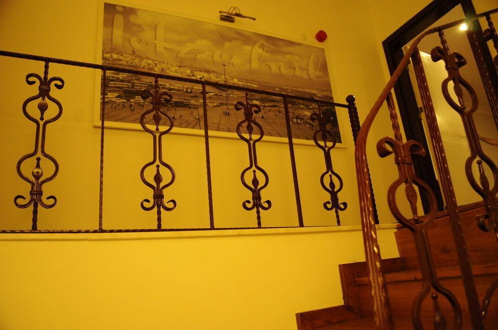 Готель Galata Moon